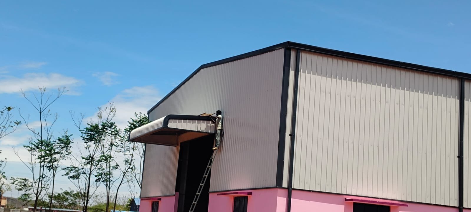 Industrial Production & Storage Facility – Pre-Engineered Building